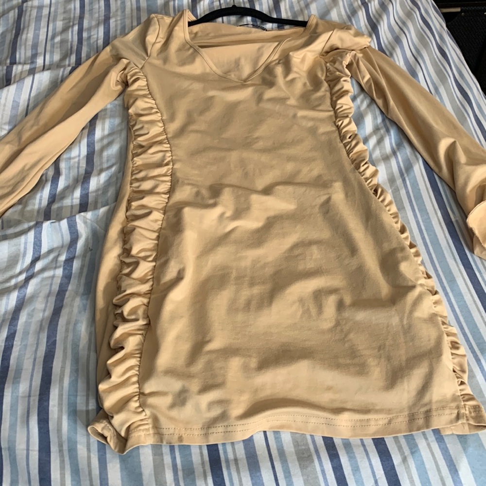 Tan dress with flare sleeves slimming